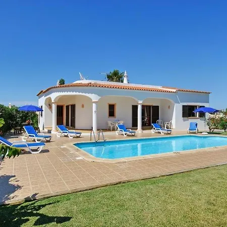 Sleeps 6 Pool Air Con Wifi