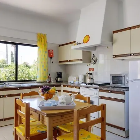 فيلة Sleeps 6 Pool Air Con Wifi